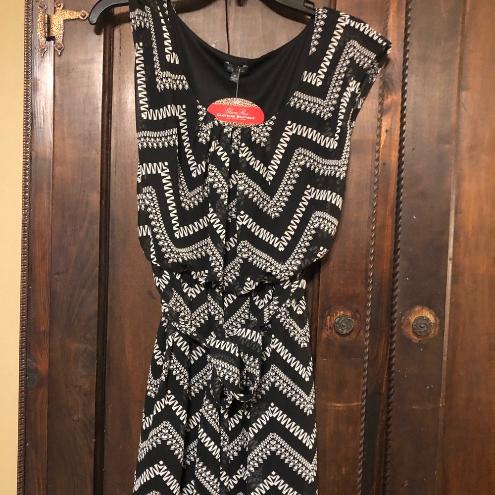 Black/white boutique dress